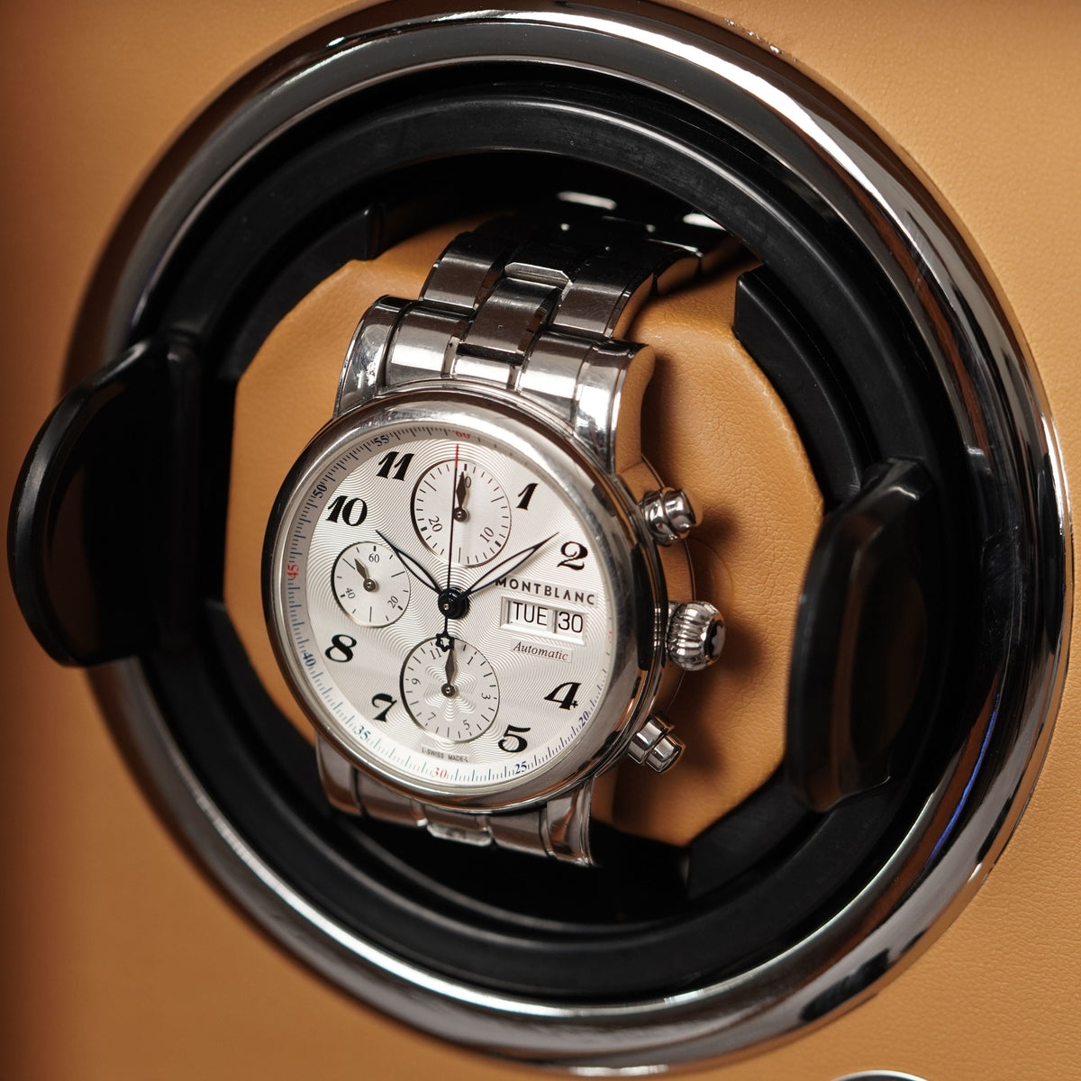 Remontoir de montre vs étui à montre